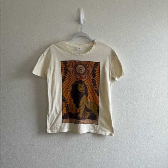 LA LUNA Leo Lion Graphic Tee- Size XS - Picture 1 of 4